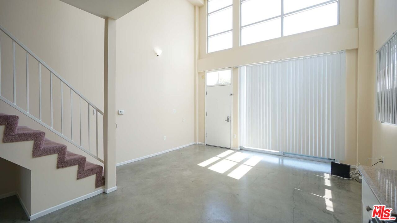 Property photo for 922 W 23Rd St, #206, Los Angeles, CA