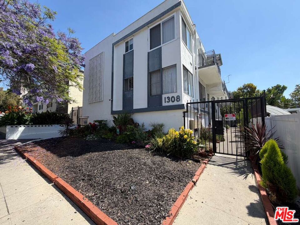 Property photo for 1308 N Poinsettia Pl, #8, Los Angeles, CA