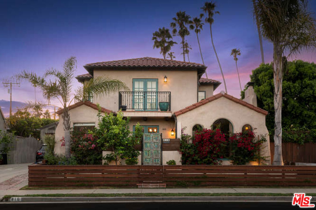 Property photo for 819 Woodlawn Ave, Venice, CA
