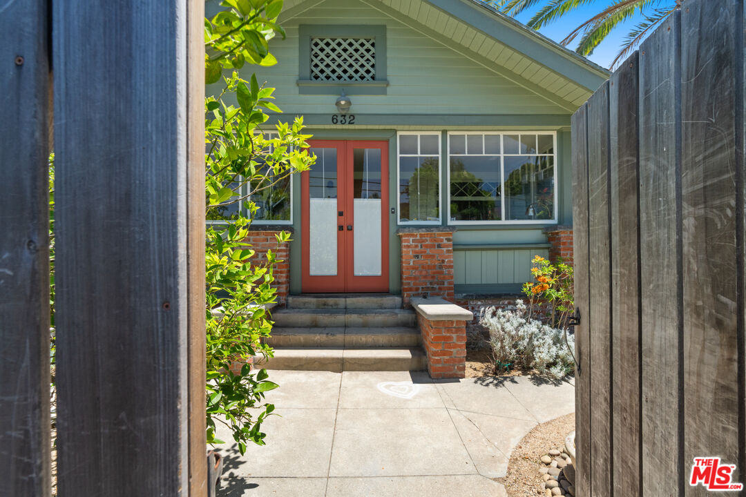 Property photo for 632 California Ave, Venice, CA