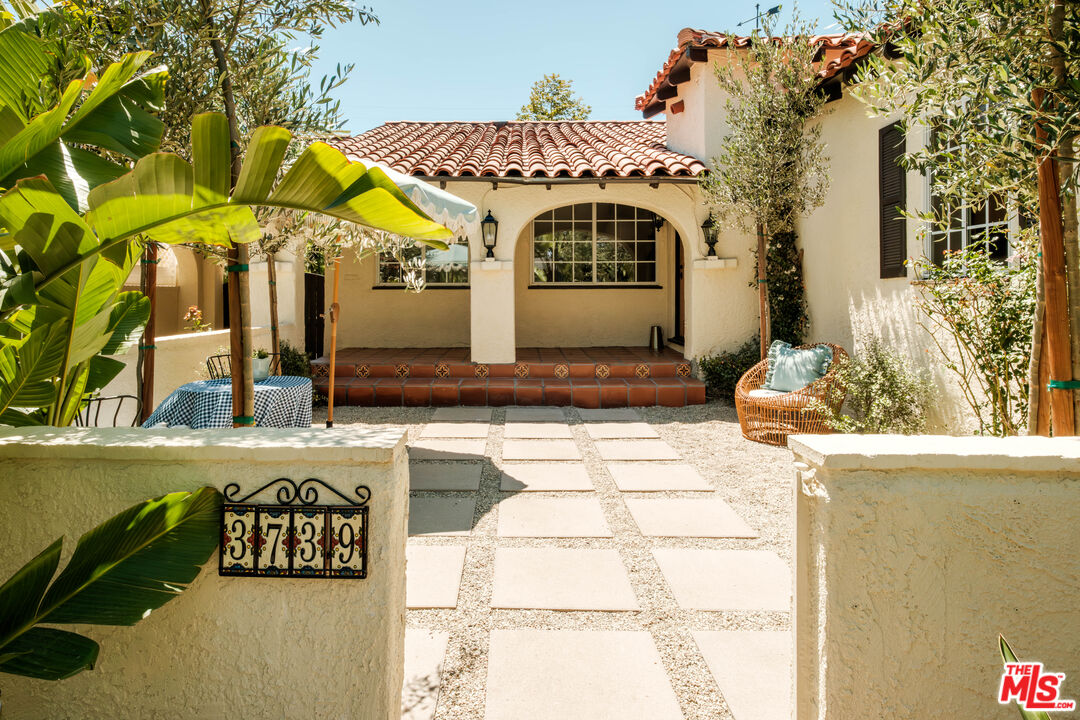 Property photo for 3739 Virginia Rd, Los Angeles, CA