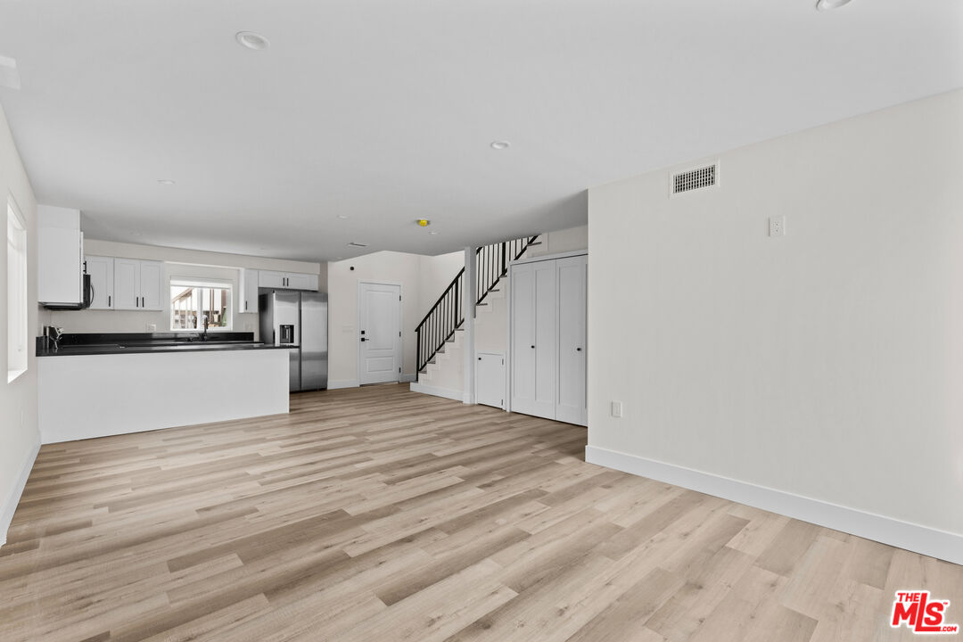 Property photo for 546 N Genesee Ave, Los Angeles, CA