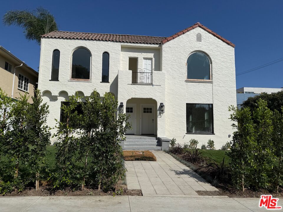 Property photo for 900 N Alfred St, #2, Los Angeles, CA