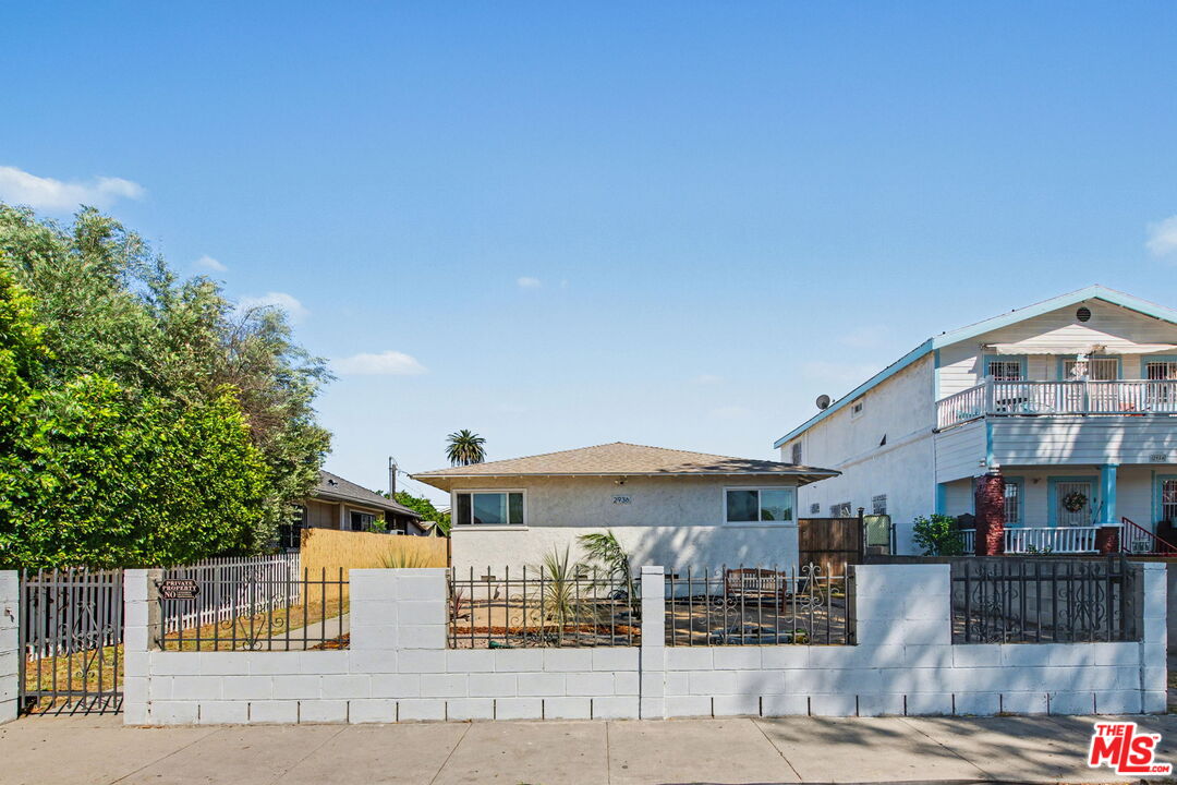 Property photo for 2936 S Harvard Blvd, Los Angeles, CA