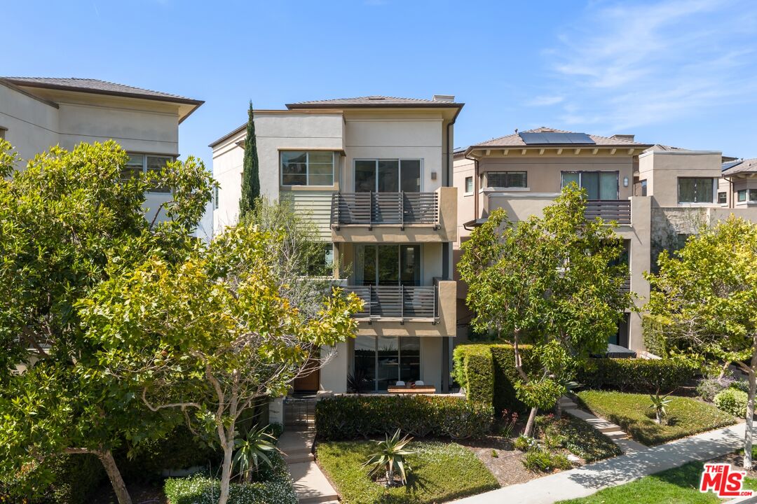 Property photo for 12868 S Seaglass Cir, #W, Los Angeles, CA