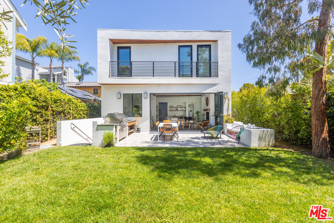 Property photo for 2234 5th St, Santa Monica, CA