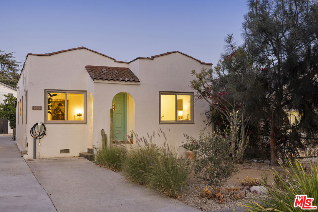 Property photo for 1556 Hazelwood Ave, Los Angeles, CA