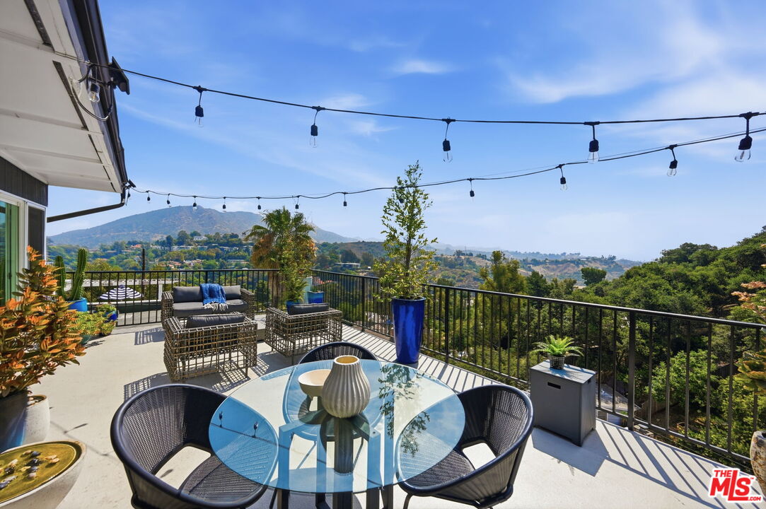 Property photo for 7010 Loyal Trl, Los Angeles, CA