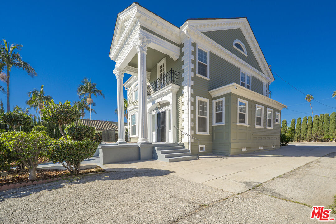 Property photo for 1159 S Norton Ave, Los Angeles, CA