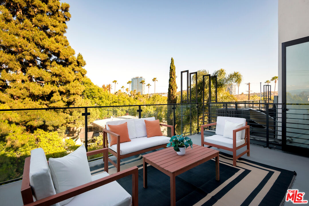 Property photo for 6075 Hargis St, Los Angeles, CA