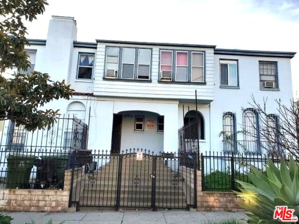 Property photo for 901 S Catalina St, Los Angeles, CA
