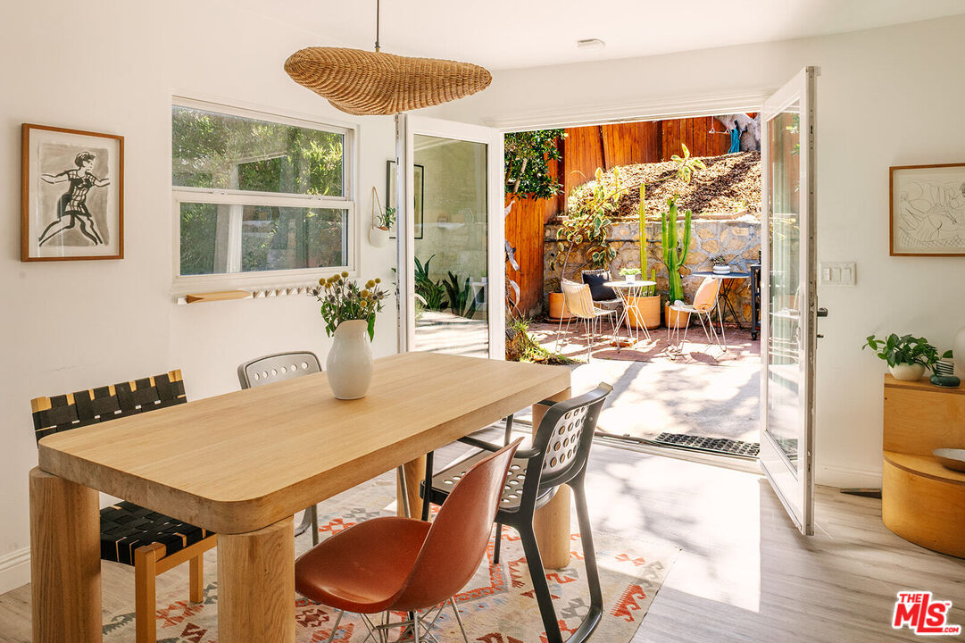 Property photo for 466 Wren Dr, Los Angeles, CA