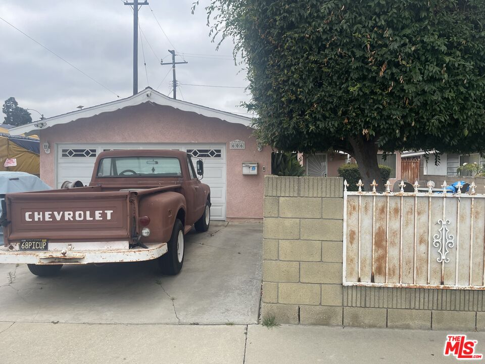 Property photo for 606 W Galavan St, Carson, CA