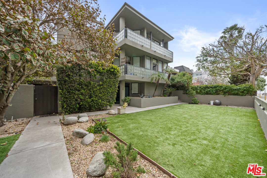 Property photo for 22 28th Pl, Venice, CA