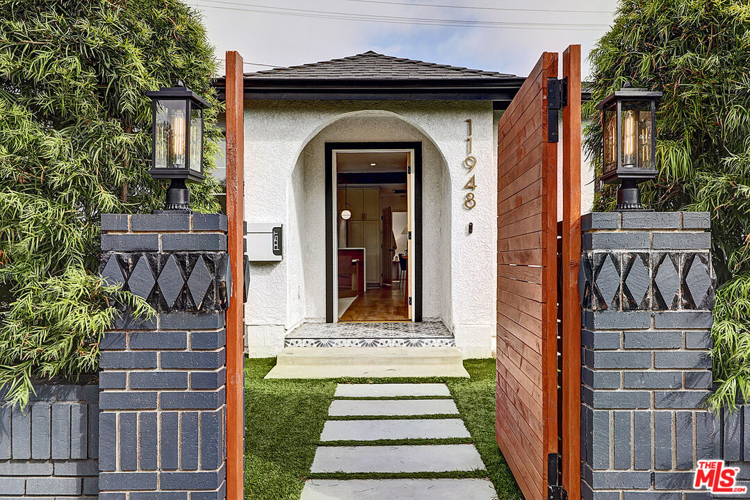 Property photo for 11948 Culver Dr, Culver City, CA