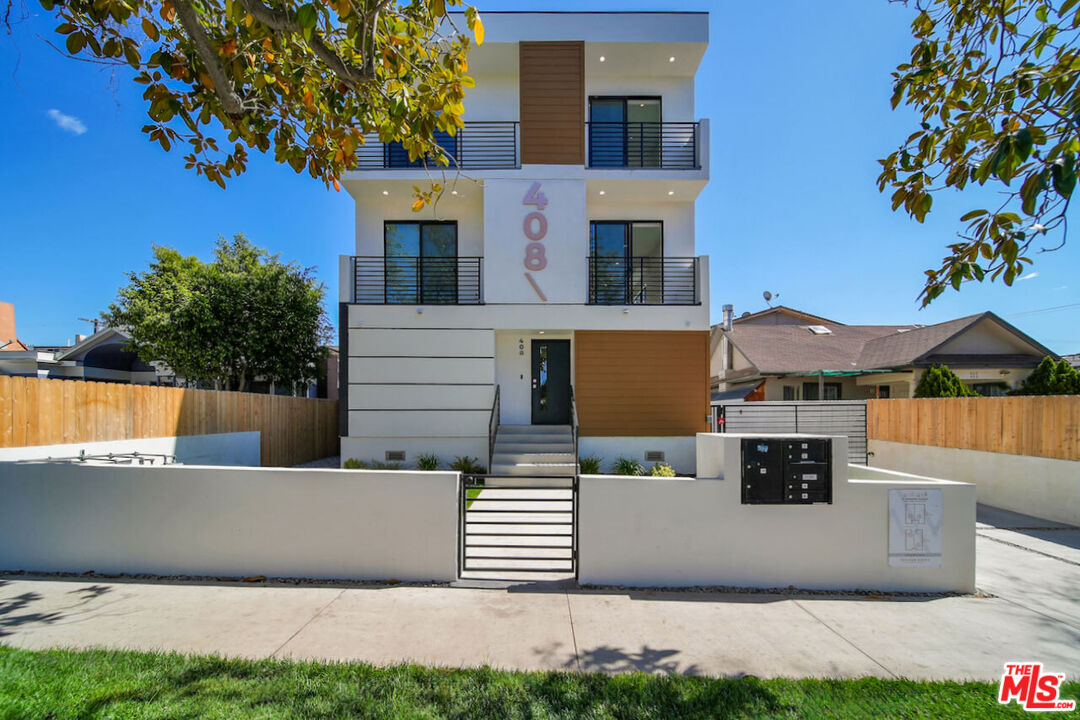 Property photo for 406 1/2 N Kenmore Ave, Los Angeles, CA