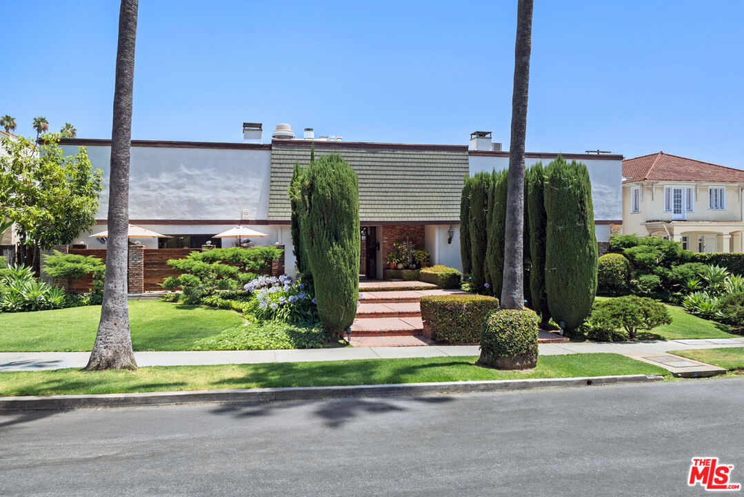 Property photo for 1910 Rodney Dr, #9, Los Angeles, CA