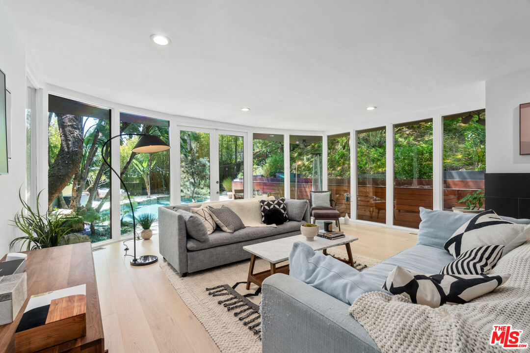 Property photo for 2617 Harlesden Ct, Los Angeles, CA