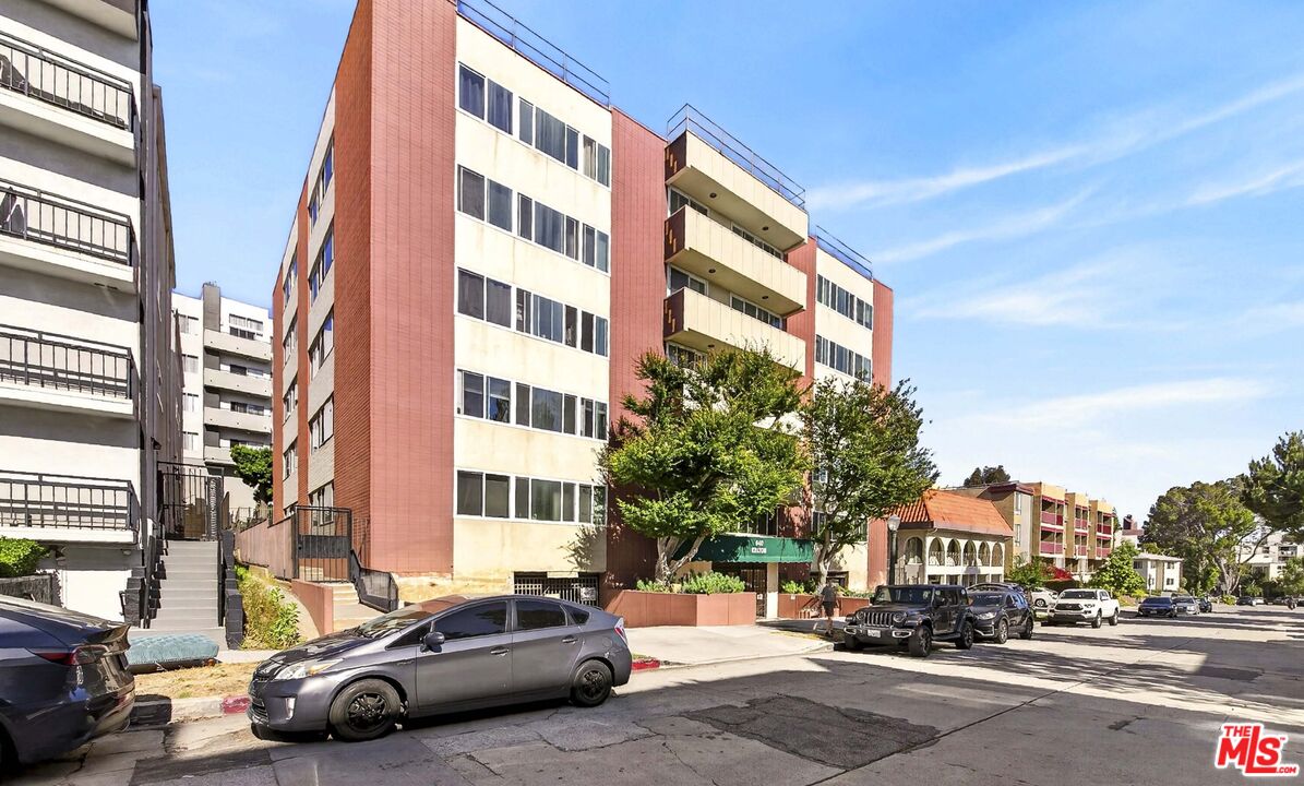 Property photo for 540 Kelton Ave, #402, Los Angeles, CA