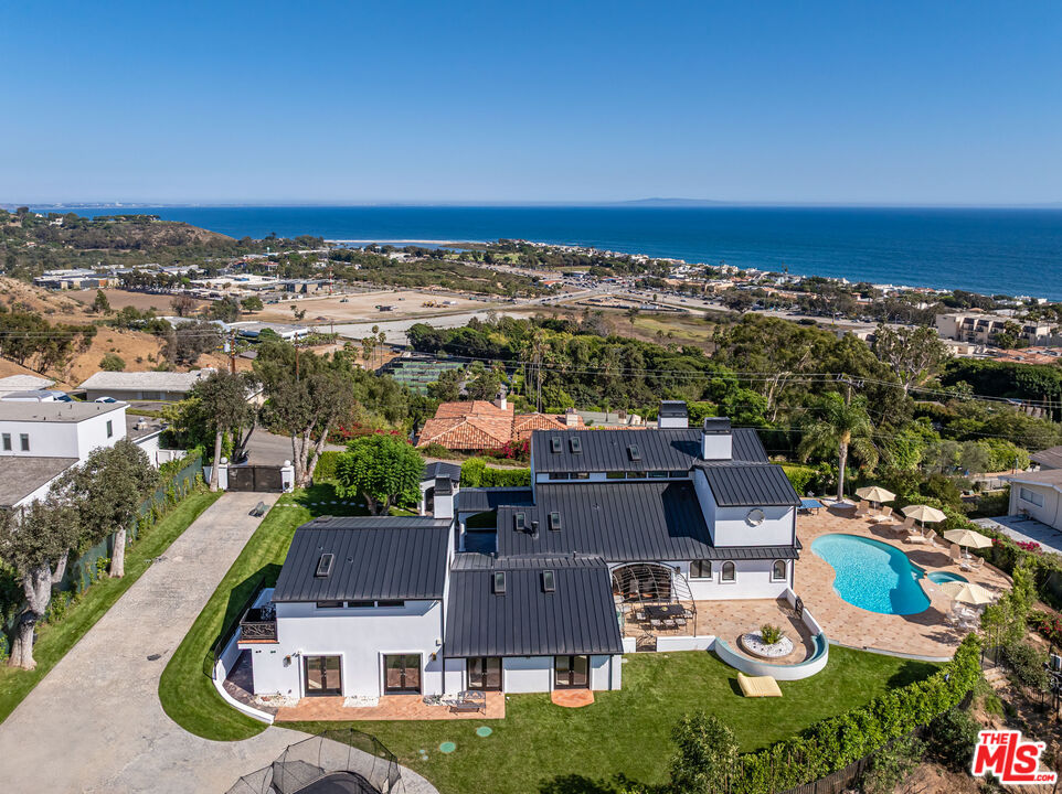 Property photo for 3453 Coast View Dr, Malibu, CA