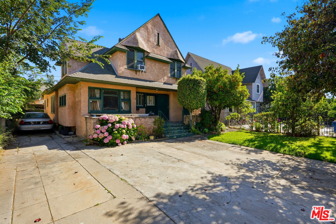 Property photo for 1760 W 24th St, Los Angeles, CA