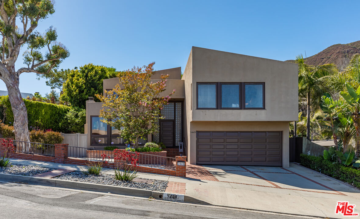 Property photo for 3449 Cloudcroft Dr, Malibu, CA