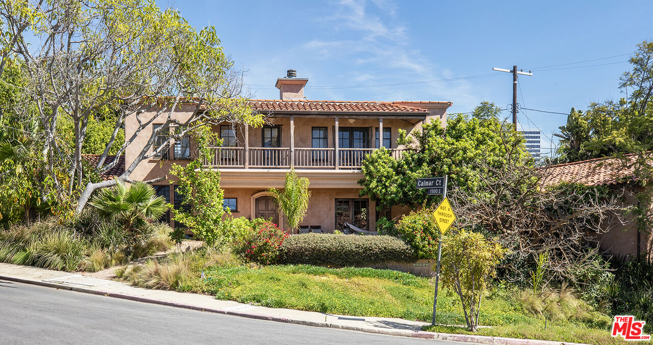 Property photo for 10365 Holman Ave, Los Angeles, CA