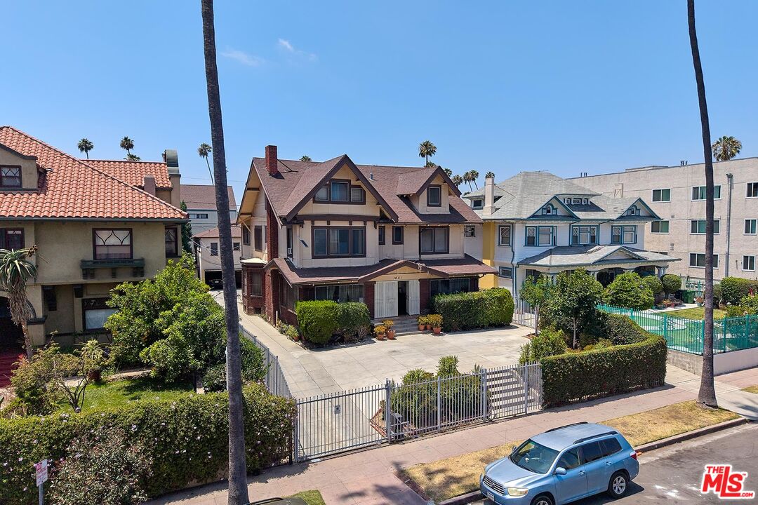 Property photo for 1041 Elden Ave, Los Angeles, CA