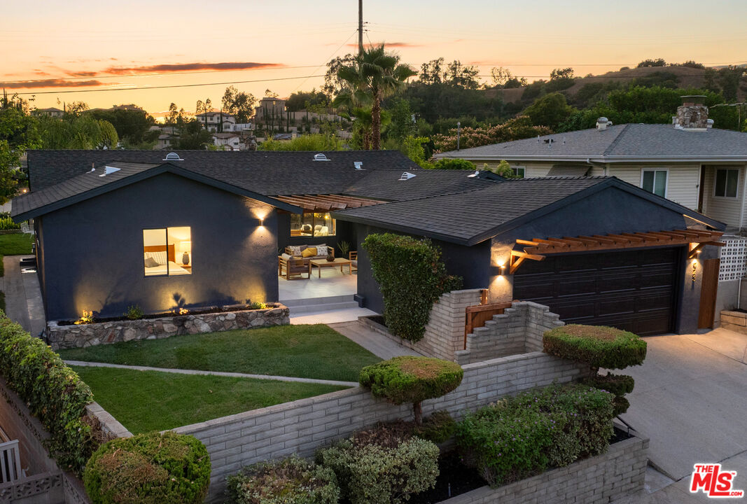 Property photo for 923 Larker Ave, Los Angeles, CA
