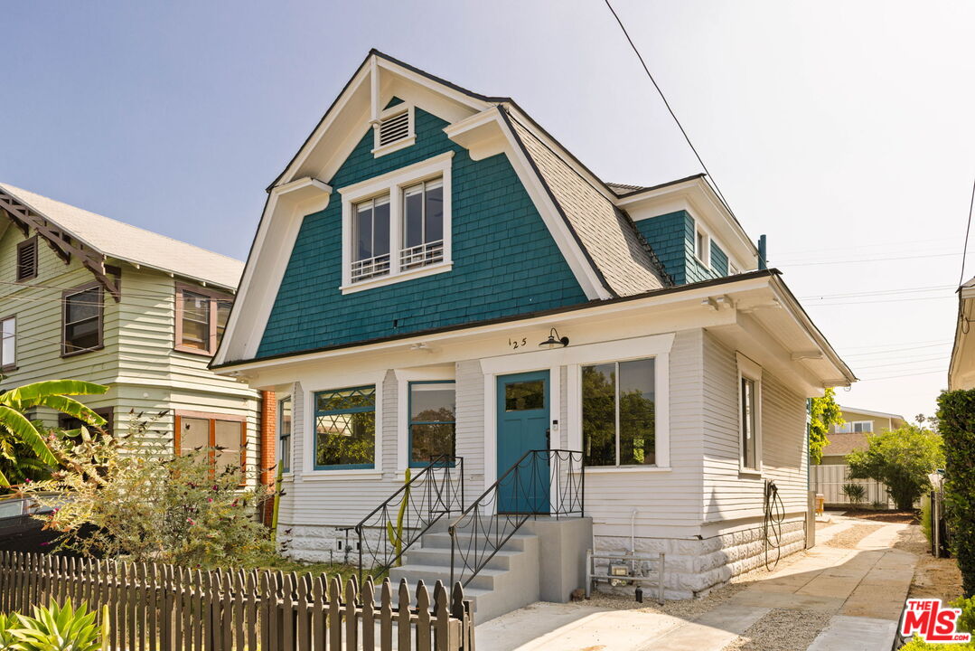 Property photo for 125 Roselawn Pl, Los Angeles, CA