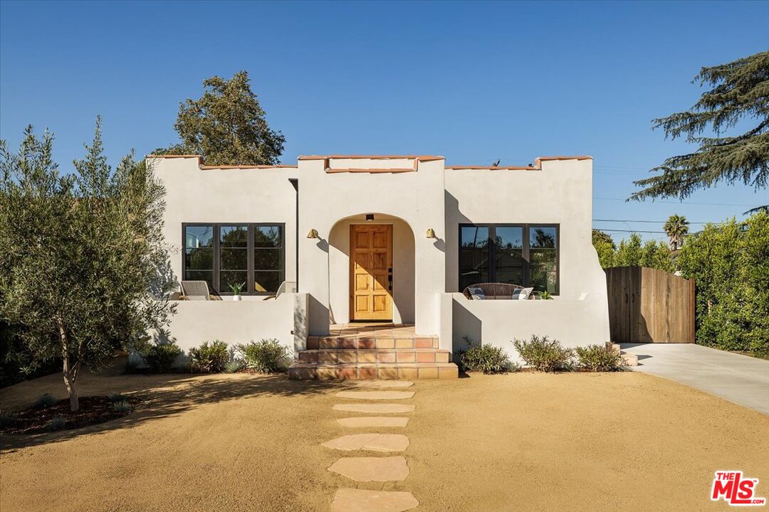 Property photo for 3169 Garden Ave, Los Angeles, CA