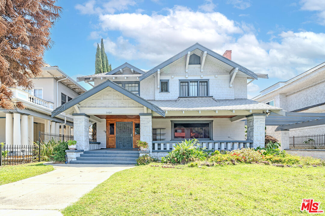 Property photo for 1404 S Manhattan Pl, Los Angeles, CA