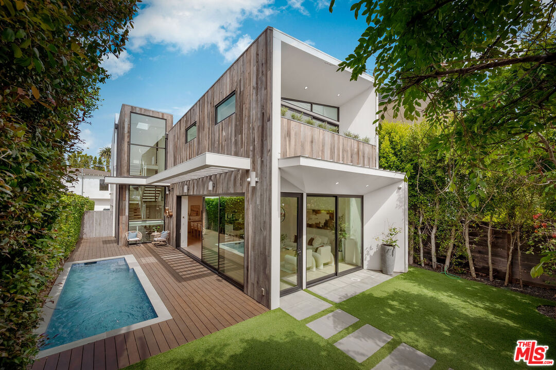 Property photo for 1620 Electric Ave, Venice, CA