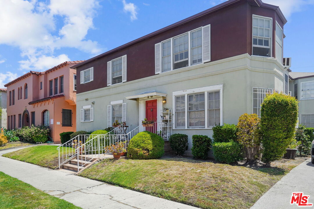 Property photo for 644 S Dunsmuir Ave, Los Angeles, CA
