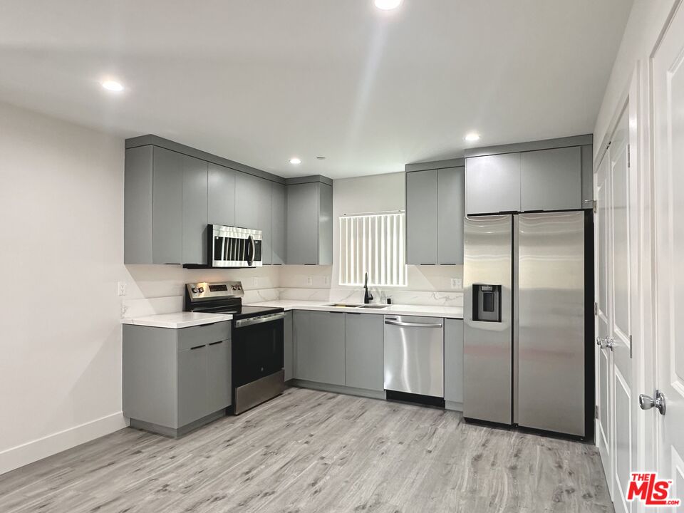 Property photo for 11512 Oxford Ave, #F, Hawthorne, CA