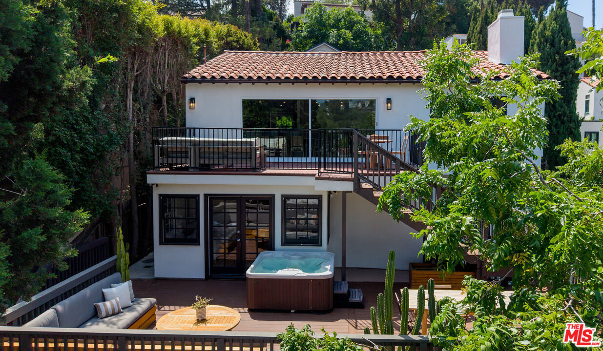 Property photo for 3346 Troy Dr, Los Angeles, CA