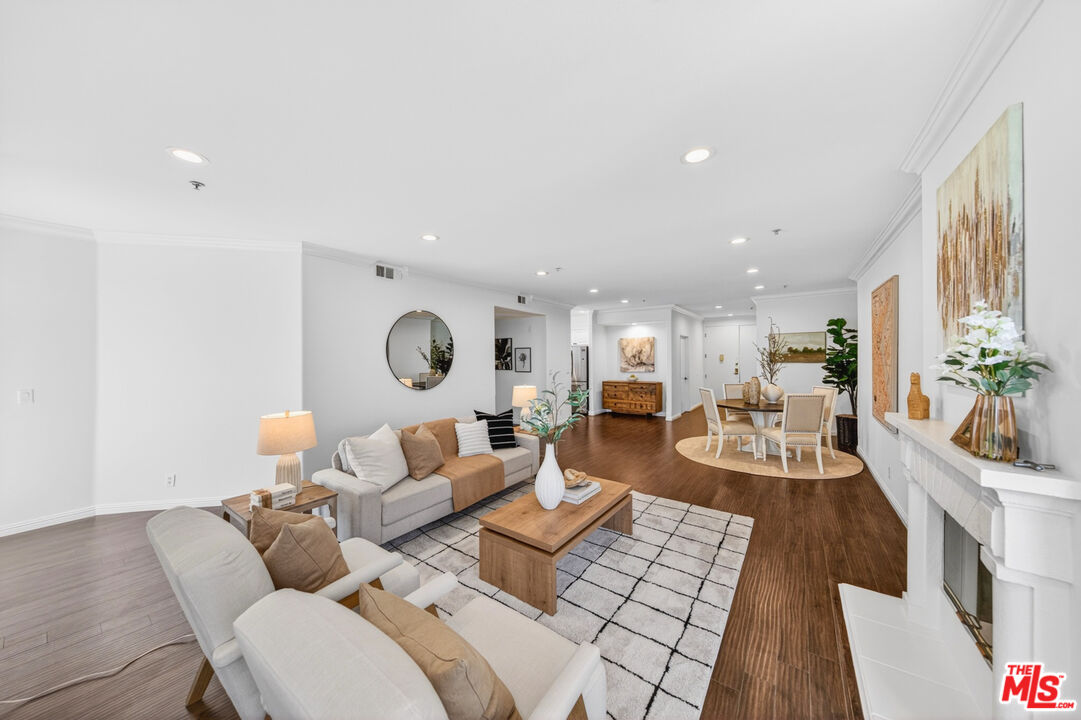 Property photo for 333 Westminster Ave, #402, Los Angeles, CA