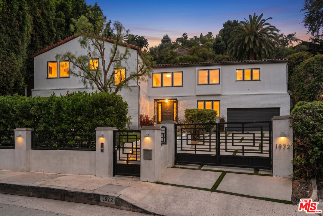 Property photo for 1972 Outpost Cir, Los Angeles, CA