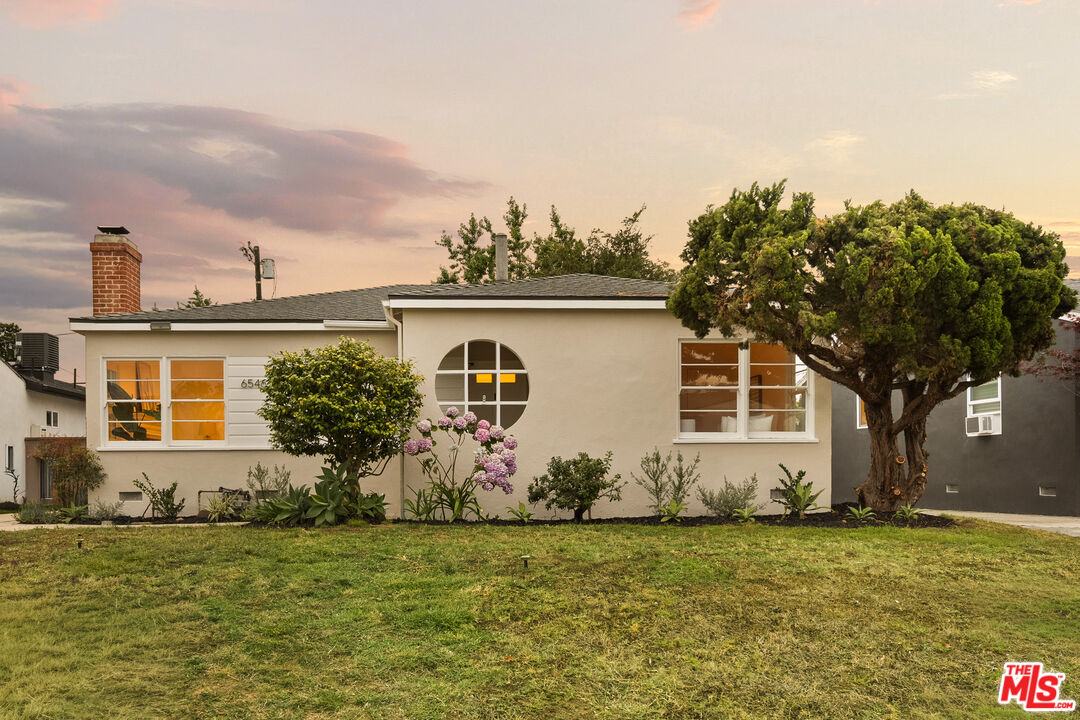 Property photo for 6546 W 85th St, Los Angeles, CA