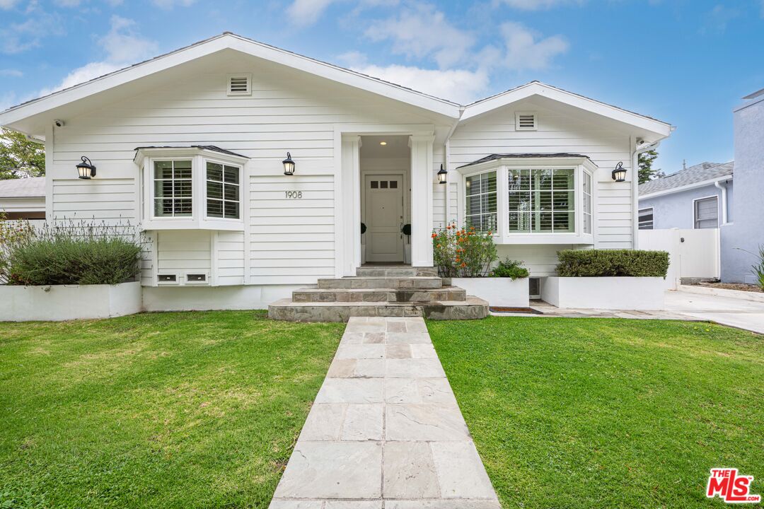 Property photo for 1908 S Durango Ave, Los Angeles, CA