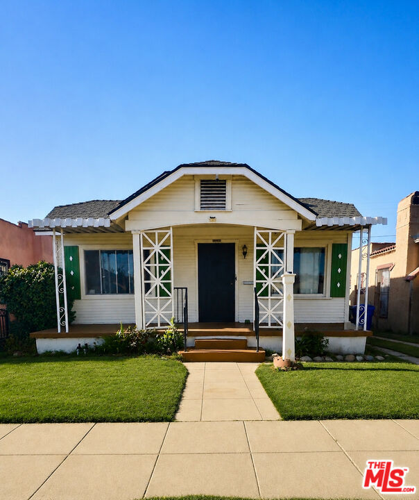Property photo for 1523 W 65th St, Los Angeles, CA