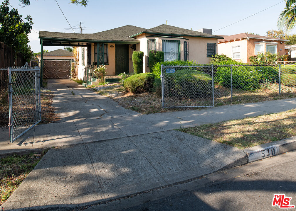 Property photo for 530 W 89th St, Los Angeles, CA