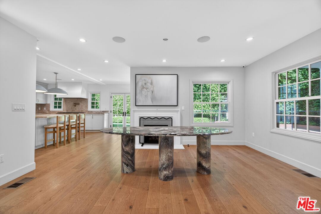 Property photo for 462 Warner Ave, Los Angeles, CA