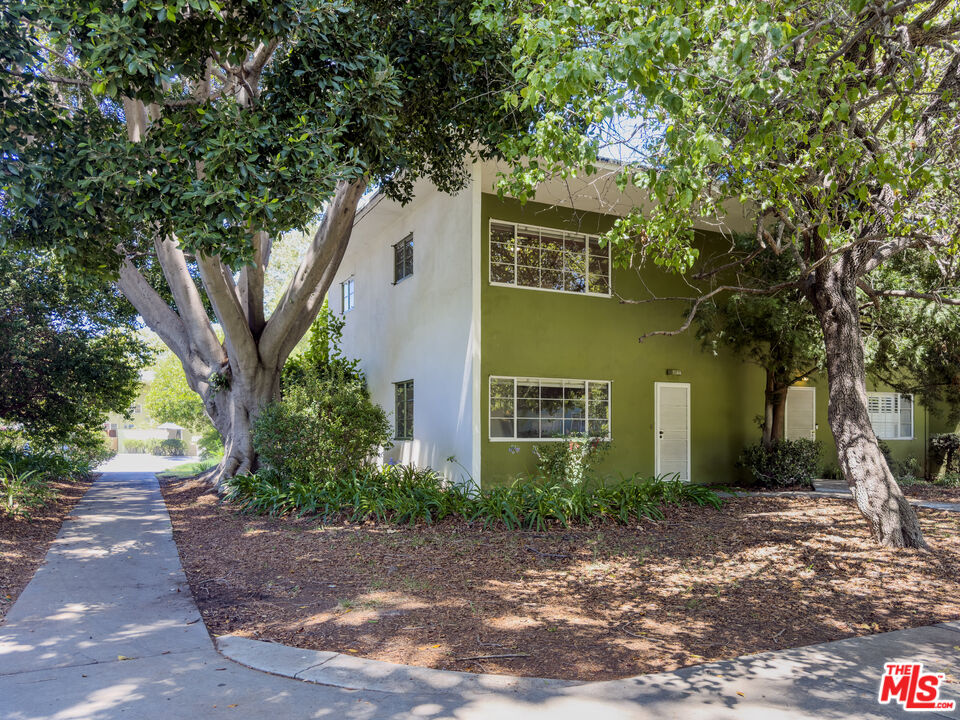 Property photo for 5366 Village Grn, Los Angeles, CA
