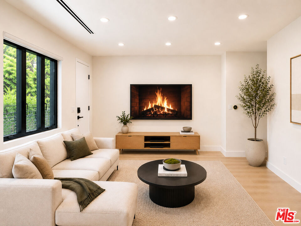 Property photo for 912 N Harper Ave, #1, Los Angeles, CA