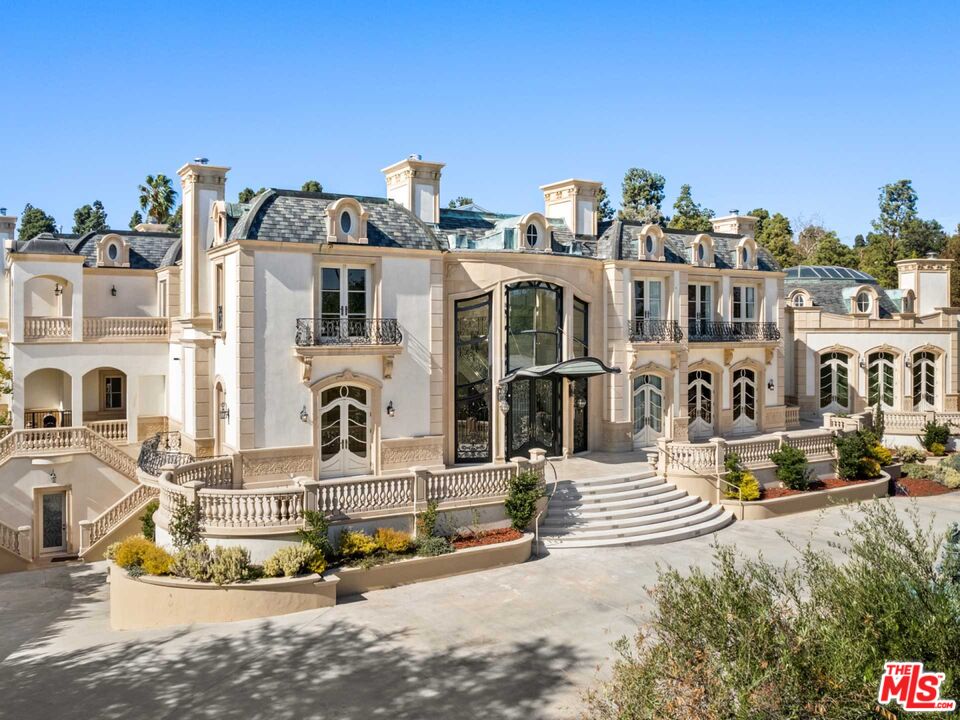 Property photo for 901 N Alpine Dr, Beverly Hills, CA