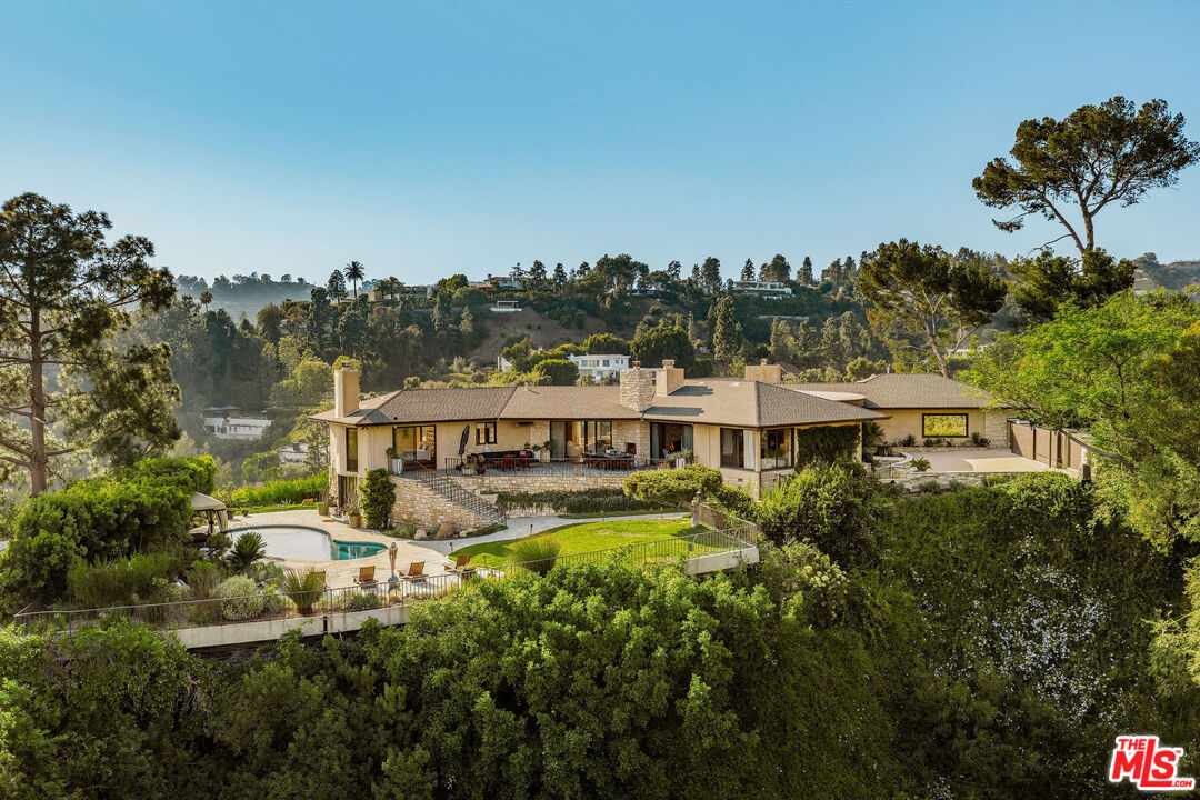 Property photo for 1131 Miradero Rd, Beverly Hills, CA
