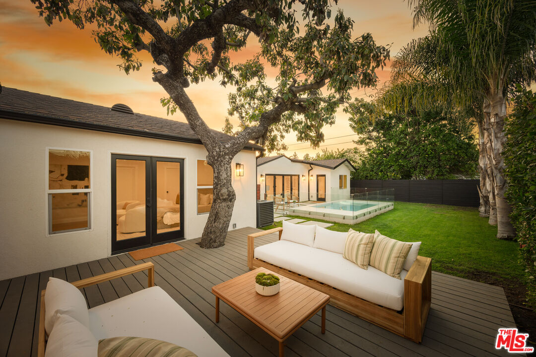 Property photo for 3953 S Victoria Ave, Los Angeles, CA