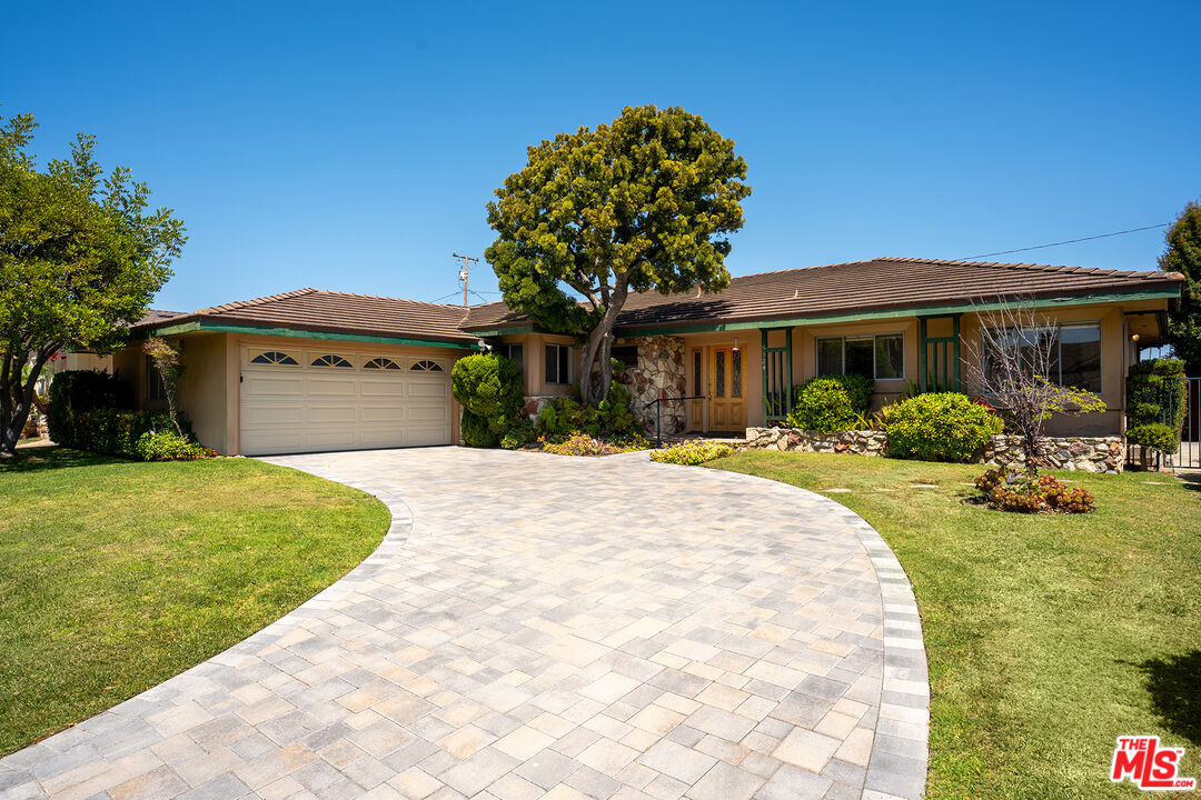 Property photo for 5924 Wooster Ave, Los Angeles, CA