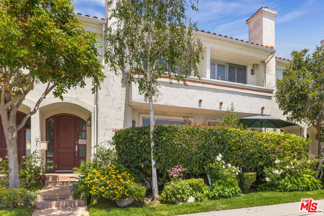 Property photo for 11639 Missouri Ave, Los Angeles, CA